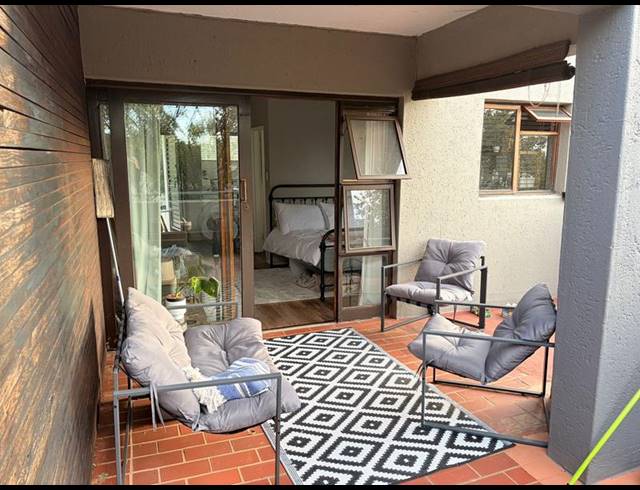 1 BEDROOM TOWNHOUSE FOR SALE IN WATERKLOOF RIDGE